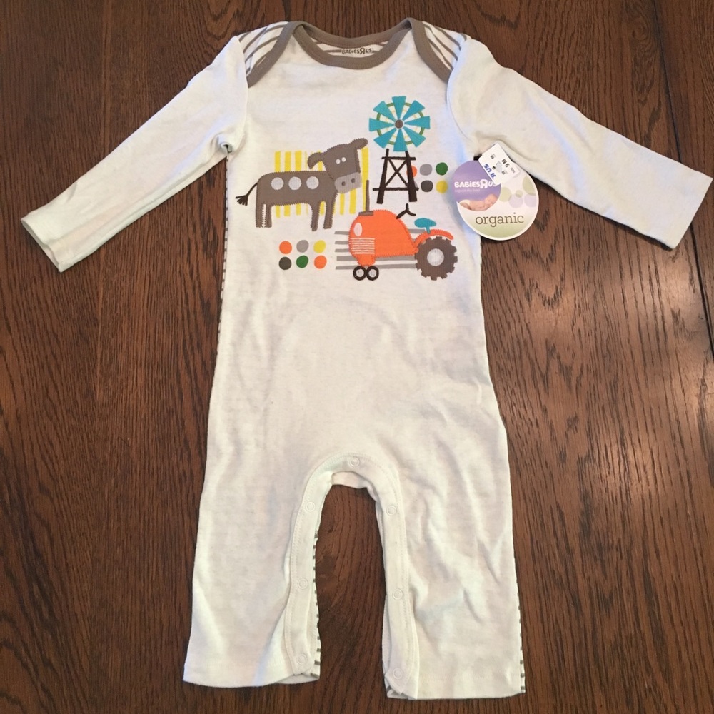 NWT Organic Long Sleeve farm bodysuit / pajamas